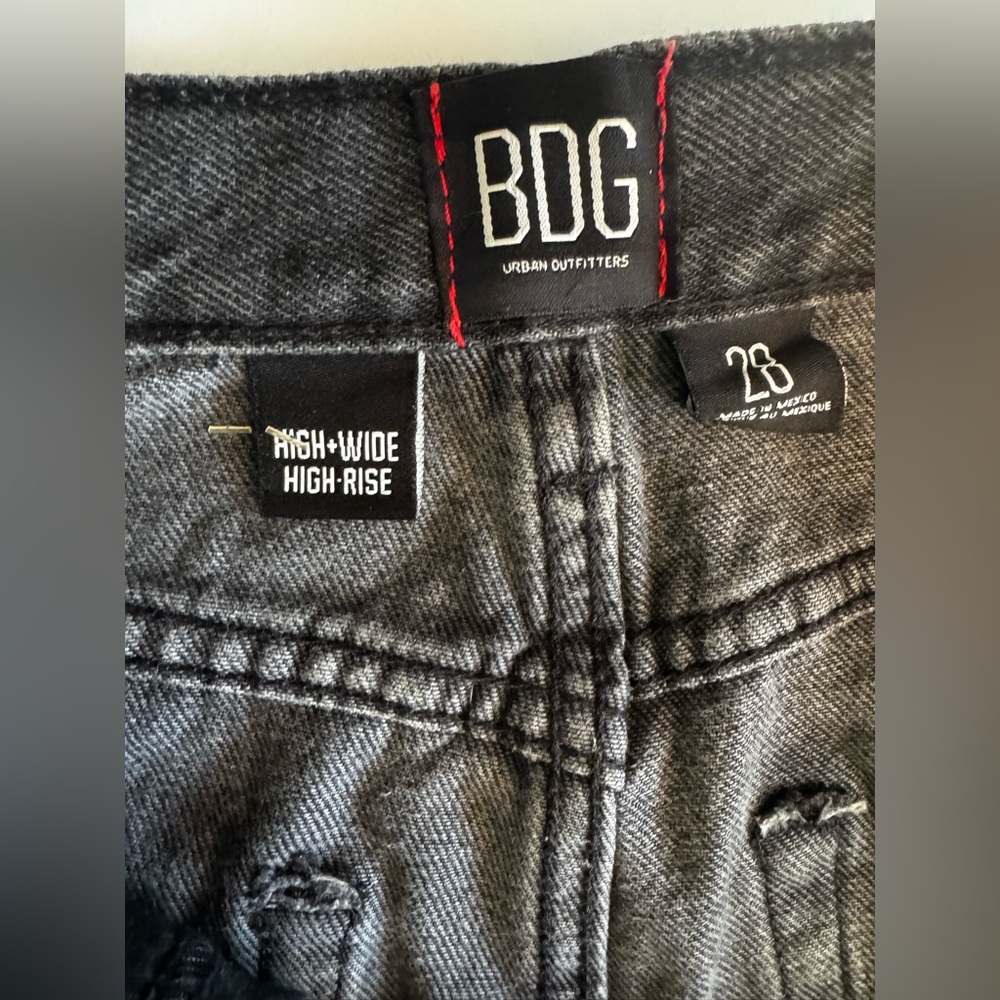 BDG Black High & Wide Women's Cropped Jeans, NWOT, Size 28 - Picture 6 of 9